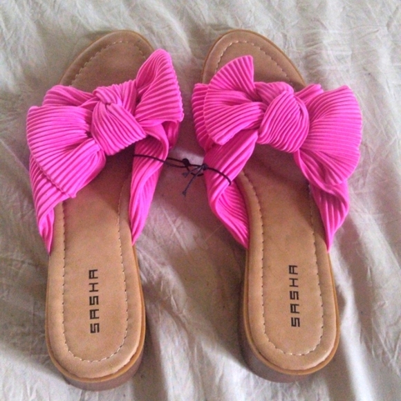 Sasha Fabiani Shoes - NWOT Ladies Sandles